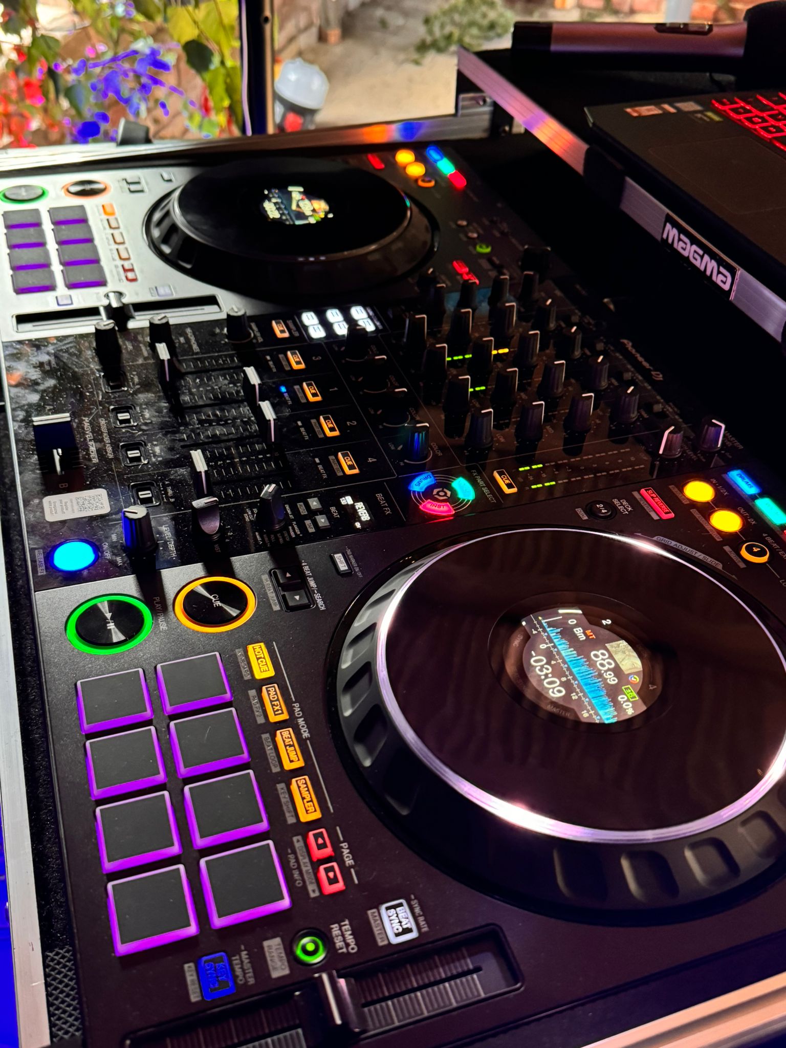 DDJ-FLX10 (DJ-Controller) – Bild 2